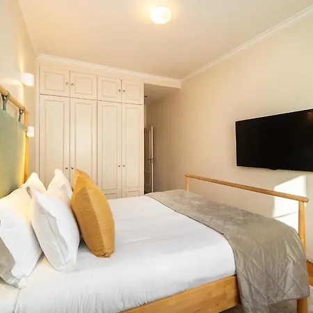 Апартаменты Whome Artsy In The Heart Of Chiado *